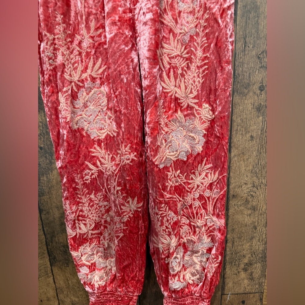 Anthropologie Rosie Floral Embroidered Crushed Velvet Joggers XS EUC - Picture 4 of 8